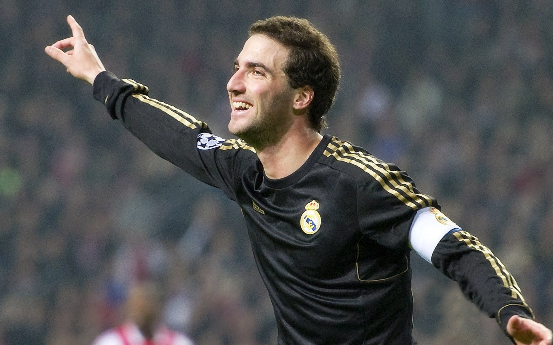 冲超大决战：十轮狂取26分，广州豹放手最后一搏